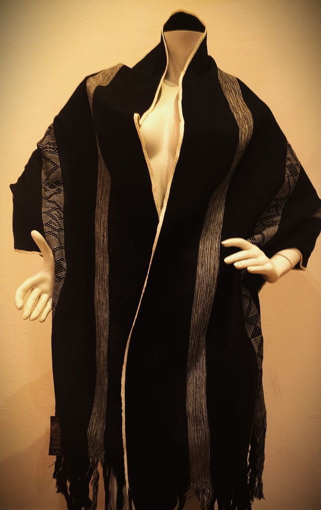 REBOZO NEGRO CON BLANCO