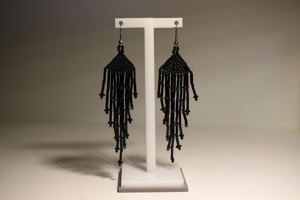 Chaquira long earrings black